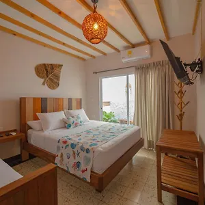 Colonial Airport Hotel